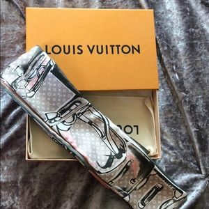 Louis Vuitton bandeau scarf.